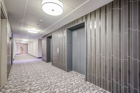 Photo 9 at 5608 - 10 York Street, Waterfront Communities C1, Toronto