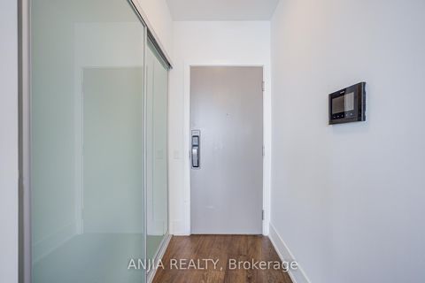 Photo 12 at 5608 - 10 York Street, Waterfront Communities C1, Toronto