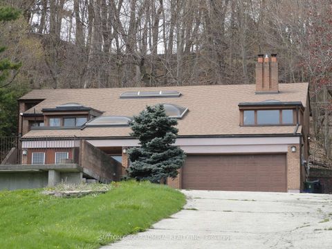 Photo 1 at 37 Meadowcliffe Drive, Cliffcrest, Toronto