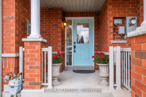 Photo 1 at 117 Revelstoke Crescent, Langstaff, Richmond Hill