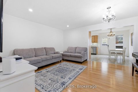 Photo 7 at 117 Revelstoke Crescent, Langstaff, Richmond Hill