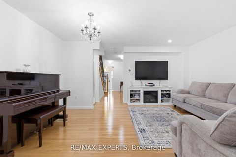 Photo 8 at 117 Revelstoke Crescent, Langstaff, Richmond Hill