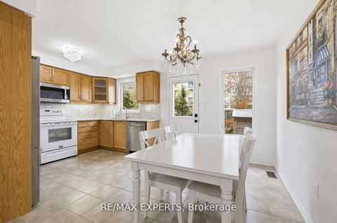 Photo 9 at 117 Revelstoke Crescent, Langstaff, Richmond Hill