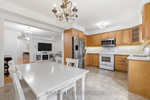 Photo 12 at 117 Revelstoke Crescent, Langstaff, Richmond Hill