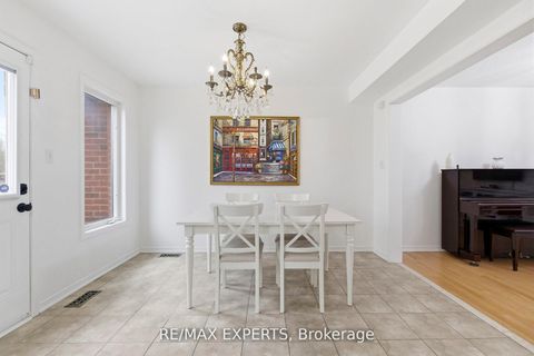 Photo 13 at 117 Revelstoke Crescent, Langstaff, Richmond Hill