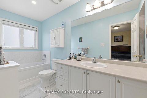 Photo 17 at 117 Revelstoke Crescent, Langstaff, Richmond Hill