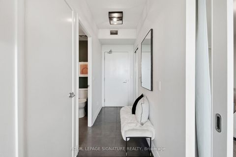 Photo 3 at 705 - 215 Fort York Boulevard, Niagara, Toronto