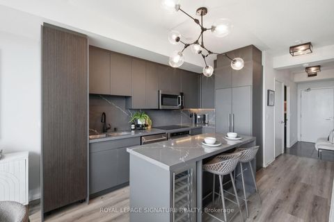 Photo 5 at 705 - 215 Fort York Boulevard, Niagara, Toronto