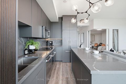 Photo 7 at 705 - 215 Fort York Boulevard, Niagara, Toronto