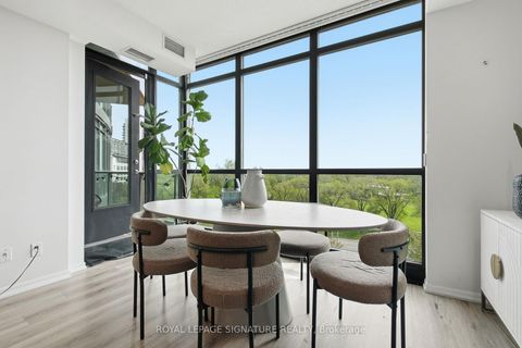 Photo 9 at 705 - 215 Fort York Boulevard, Niagara, Toronto