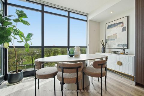 Photo 10 at 705 - 215 Fort York Boulevard, Niagara, Toronto