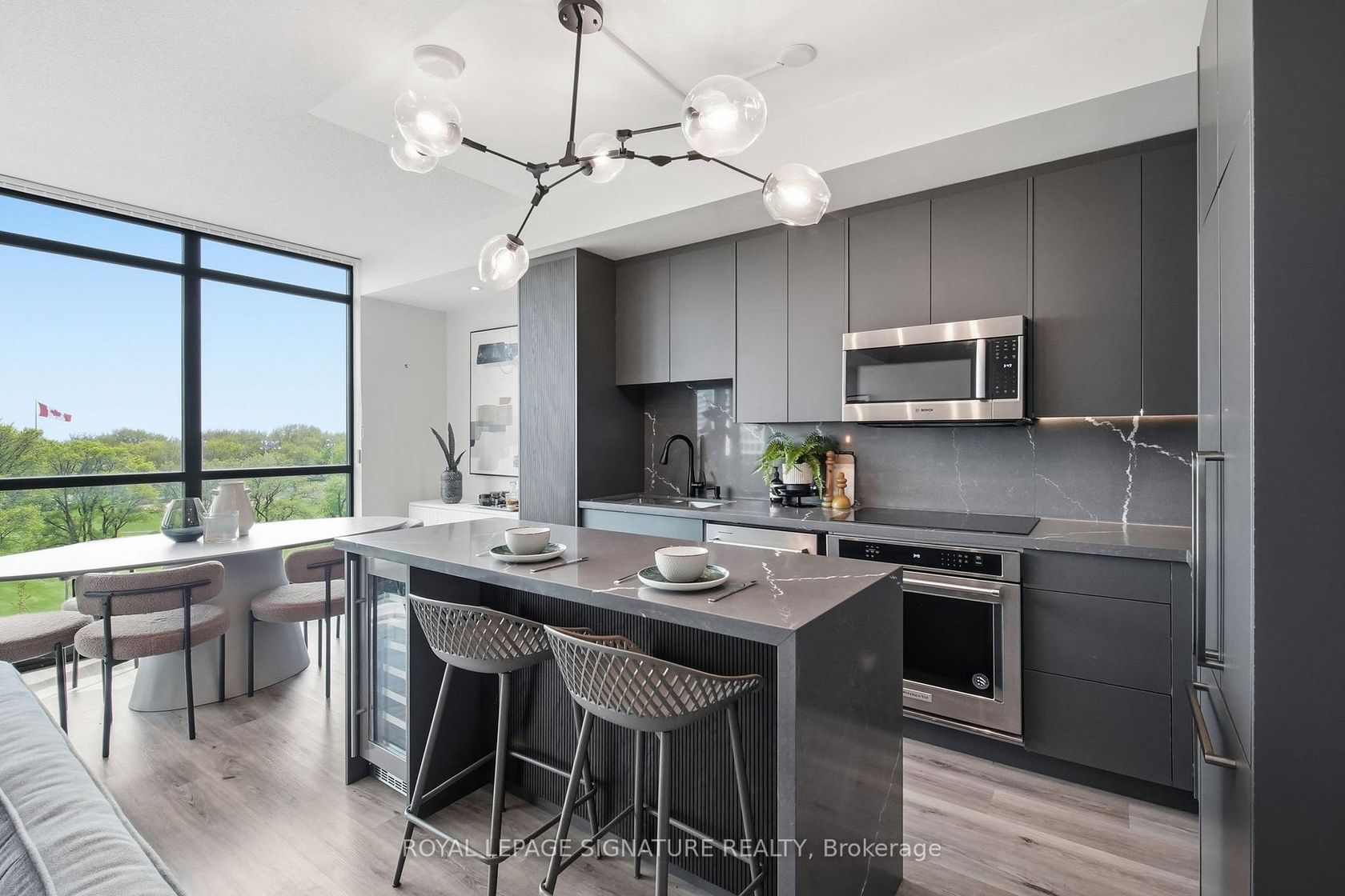 705 - 215 Fort York Boulevard, Niagara, Toronto 