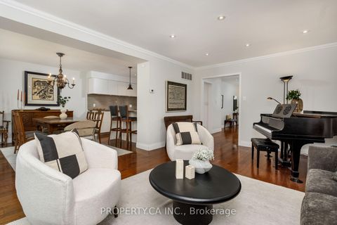 Photo 1 at 32 Crimson Millway, Windfields, Toronto