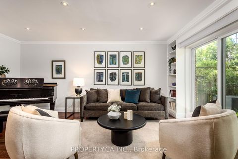 Photo 3 at 32 Crimson Millway, Windfields, Toronto