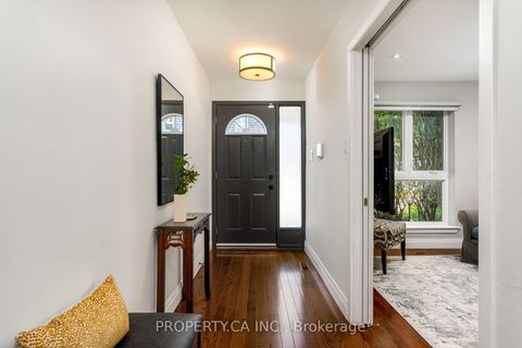 Photo 5 at 32 Crimson Millway, Windfields, Toronto