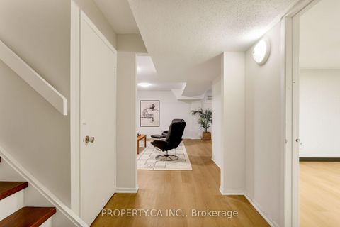 Photo 26 at 32 Crimson Millway, Windfields, Toronto