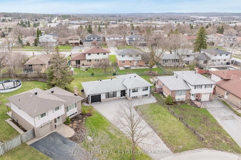 Photo 1 at 66 Peacock Lane, Allandale Heights, Barrie
