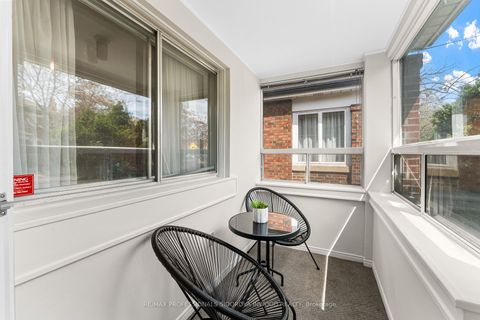 Photo 2 at 580 Willard Avenue, Bloor West Village, Toronto