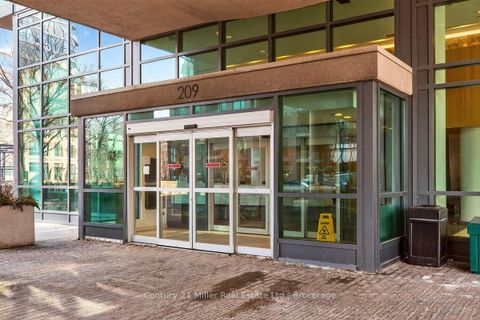 Photo 2 at 562 - 209 Fort York Boulevard, Niagara, Toronto