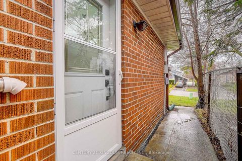 Photo 4 at 3 Botany Hill Road, Morningside, Toronto