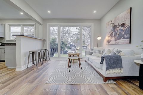 Photo 6 at 3 Botany Hill Road, Morningside, Toronto