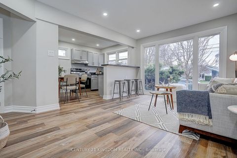 Photo 7 at 3 Botany Hill Road, Morningside, Toronto