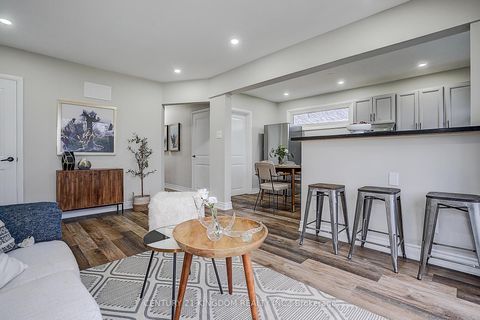 Photo 10 at 3 Botany Hill Road, Morningside, Toronto