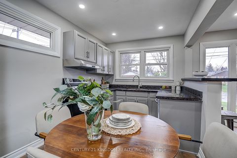 Photo 16 at 3 Botany Hill Road, Morningside, Toronto