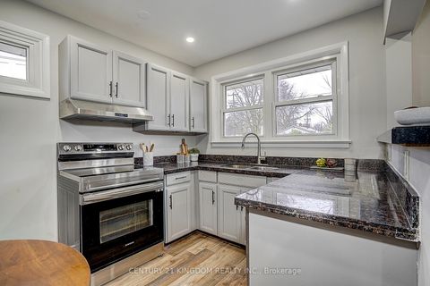 Photo 17 at 3 Botany Hill Road, Morningside, Toronto
