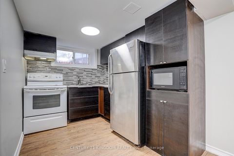 Photo 32 at 3 Botany Hill Road, Morningside, Toronto