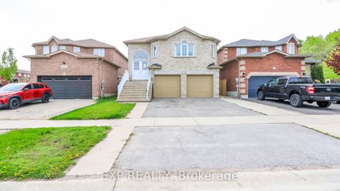 Photo 2 at 125 Jessica Drive, Painswick South, Barrie
