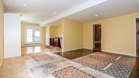Photo 13 at 125 Jessica Drive, Painswick South, Barrie