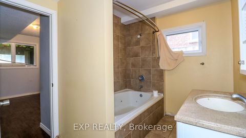 Photo 16 at 125 Jessica Drive, Painswick South, Barrie