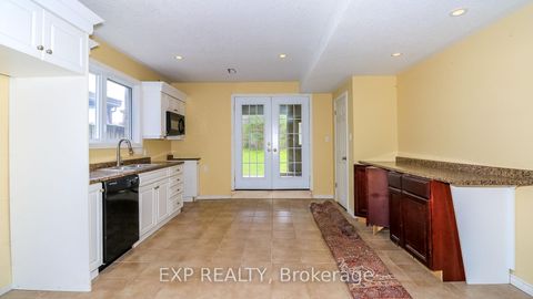 Photo 24 at 125 Jessica Drive, Painswick South, Barrie