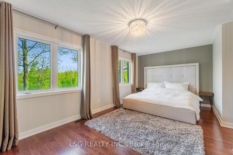 Photo 21 at 101 Dariole Drive, Rural Richmond Hill, Richmond Hill