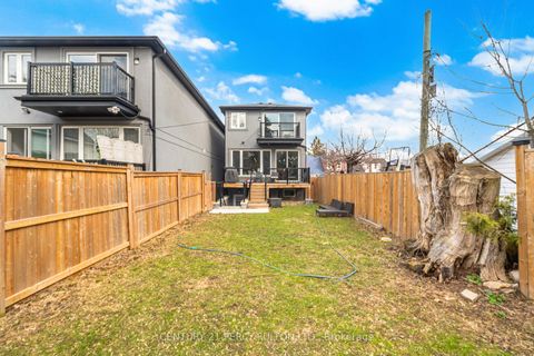Photo 3 at 195 Danforth Road, Oakridge, Toronto