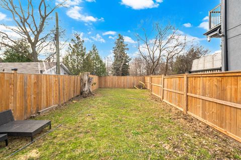Photo 5 at 195 Danforth Road, Oakridge, Toronto