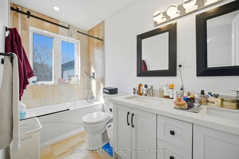 Photo 9 at 195 Danforth Road, Oakridge, Toronto