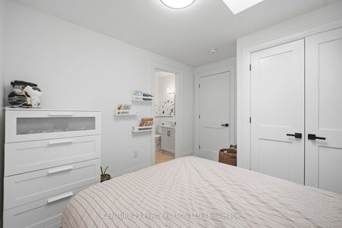 Photo 18 at 195 Danforth Road, Oakridge, Toronto