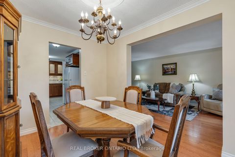 Photo 10 at 56A Treeview Drive, Alderwood, Toronto
