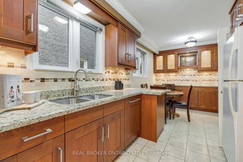 Photo 11 at 56A Treeview Drive, Alderwood, Toronto