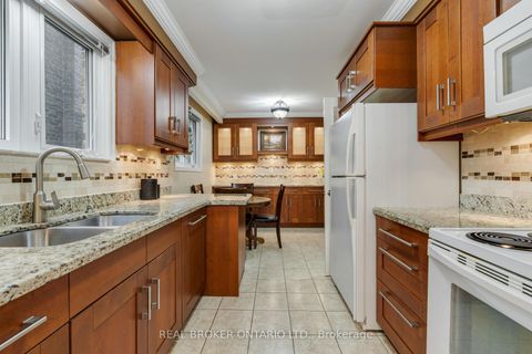 Photo 12 at 56A Treeview Drive, Alderwood, Toronto