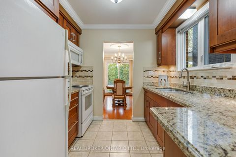 Photo 13 at 56A Treeview Drive, Alderwood, Toronto
