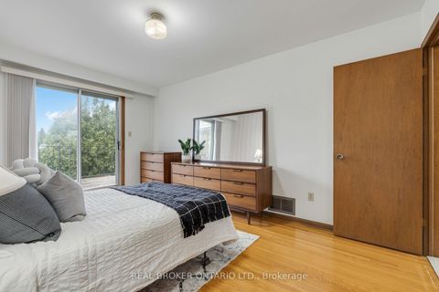 Photo 18 at 56A Treeview Drive, Alderwood, Toronto