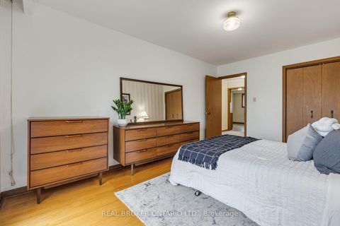 Photo 19 at 56A Treeview Drive, Alderwood, Toronto