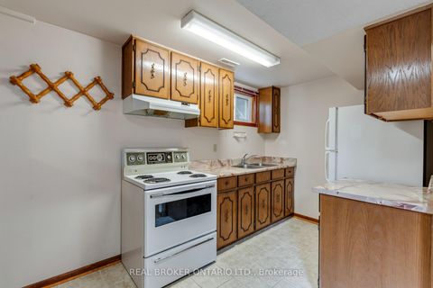 Photo 30 at 56A Treeview Drive, Alderwood, Toronto
