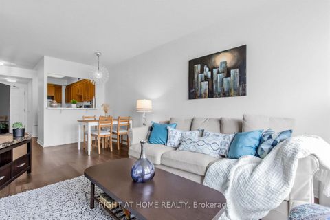 Photo 5 at 804 - 284 Bloor Street W, Annex, Toronto