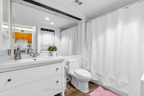 Photo 14 at 804 - 284 Bloor Street W, Annex, Toronto