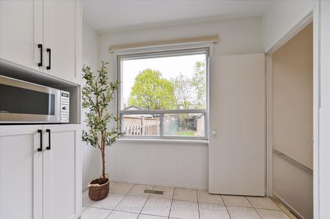 Photo 10 at 510 Glebeholme Boulevard, Danforth, Toronto