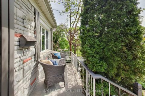 Photo 3 at 35 Blakley Avenue, Smythe, Toronto